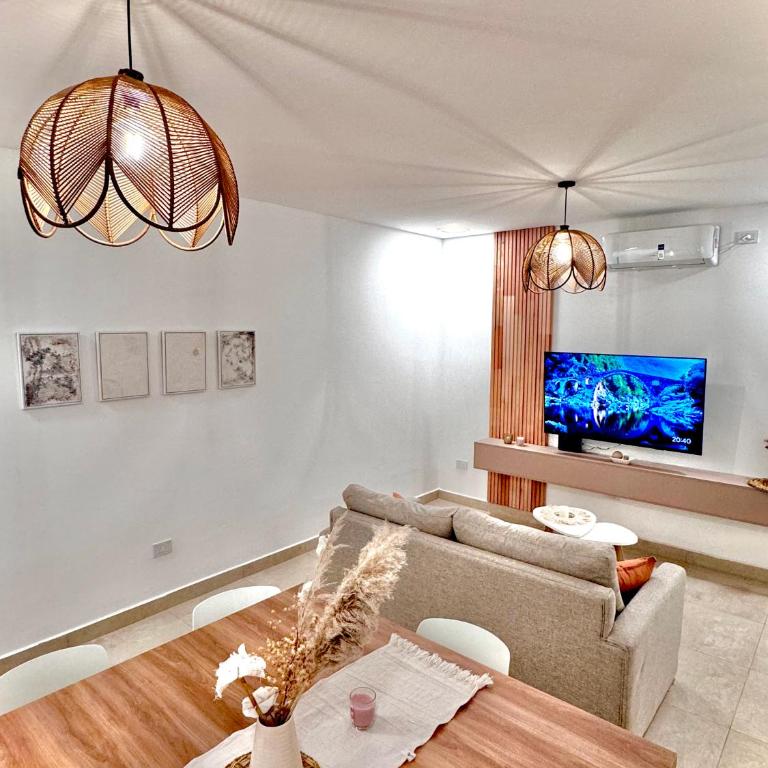 Departamento boutique centrico, nuevo y moderno con 3 habitaciones y 2 baños en calle caseros - Bonavista Rentals - Apartamento - 1
