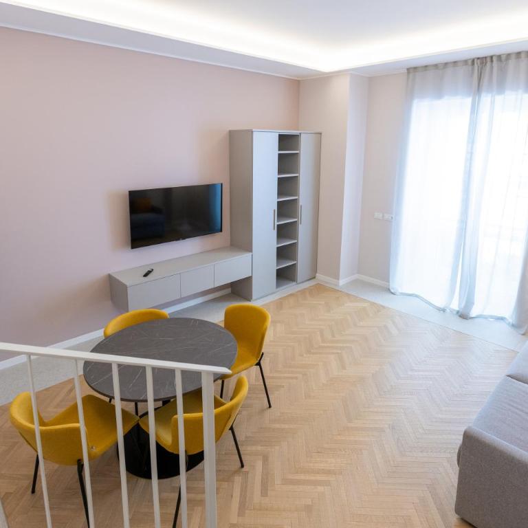 HOMEY I Teatro Romano Apartments - Appartamento Superior con Balcone - 7