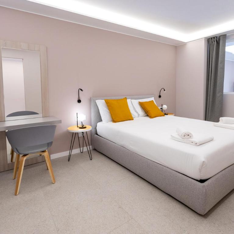 HOMEY I Teatro Romano Apartments - Appartamento Superior con Balcone - 11