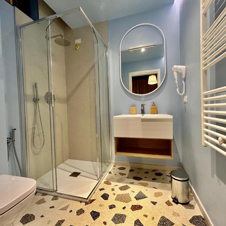 Farini Suites wi-fi - Camera Matrimoniale con Bagno Privato - 4