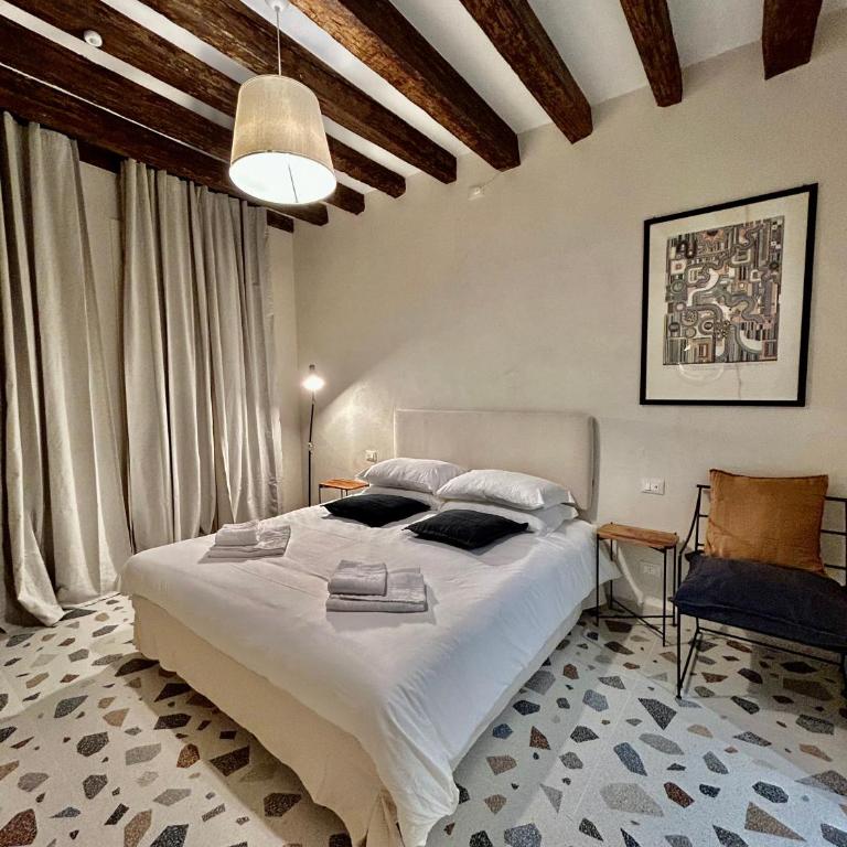 Farini Suites wi-fi - Camera Matrimoniale con Bagno Privato - 1