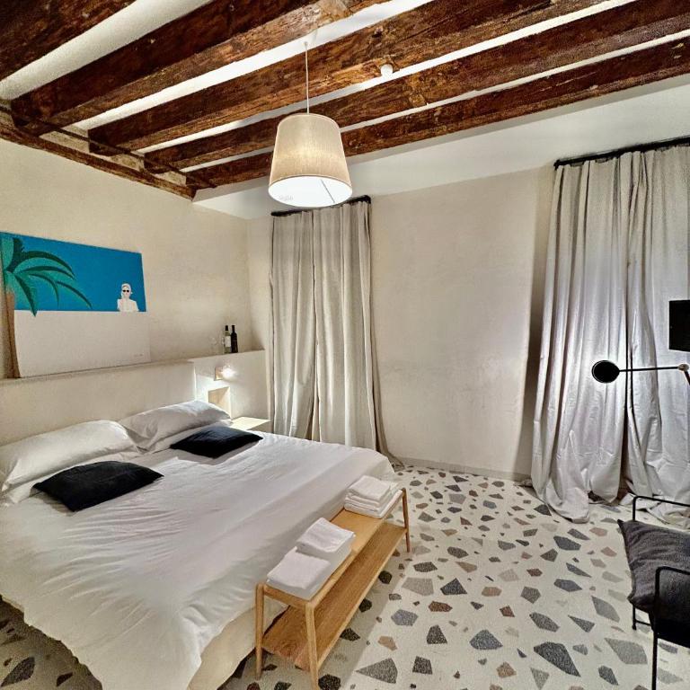 Farini Suites wi-fi - Camera Matrimoniale con Bagno Privato - 4