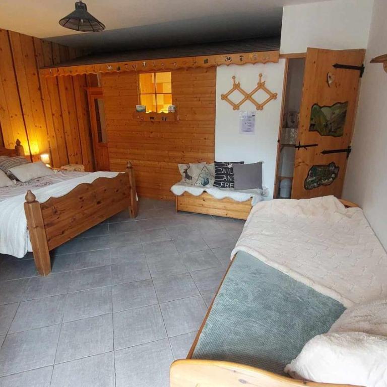 Chambres d'hôtes Olachat proche Annecy - Chambre Familiale avec Salle de Bains Privative - 1