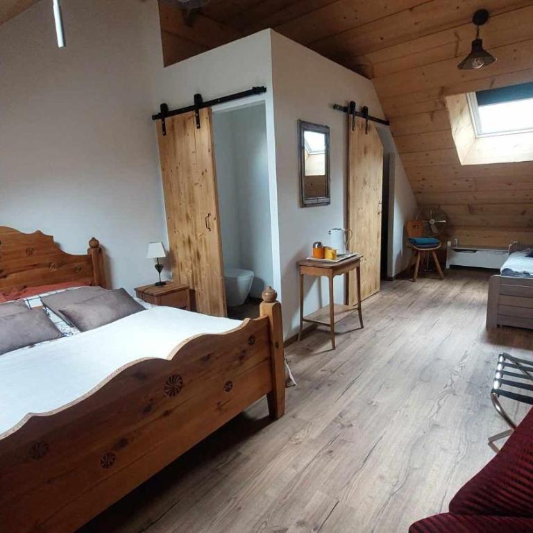 Chambres d'hôtes Olachat proche Annecy - Chambre Familiale avec Salle de Bains Privative - 2