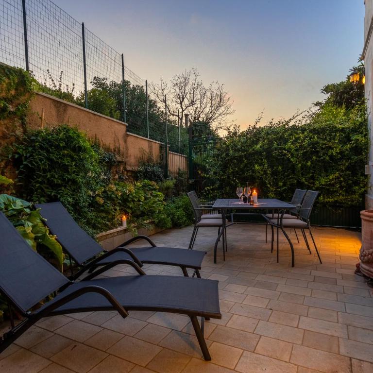 Teatro Romano Garden Apartment - Two-Bedroom Apartment - 34