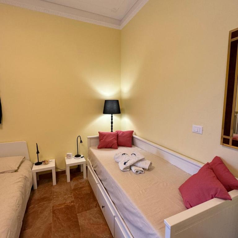 Lucy's House, elegante alloggio rustico con tutti i comfort moderni a Pisa - Camera Familiare con Terrazza - 4
