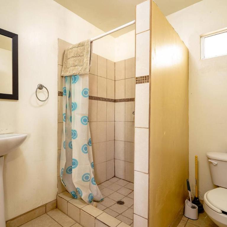 Beach Bungalow, Pool and direct Beach Access - Bungalow - 12