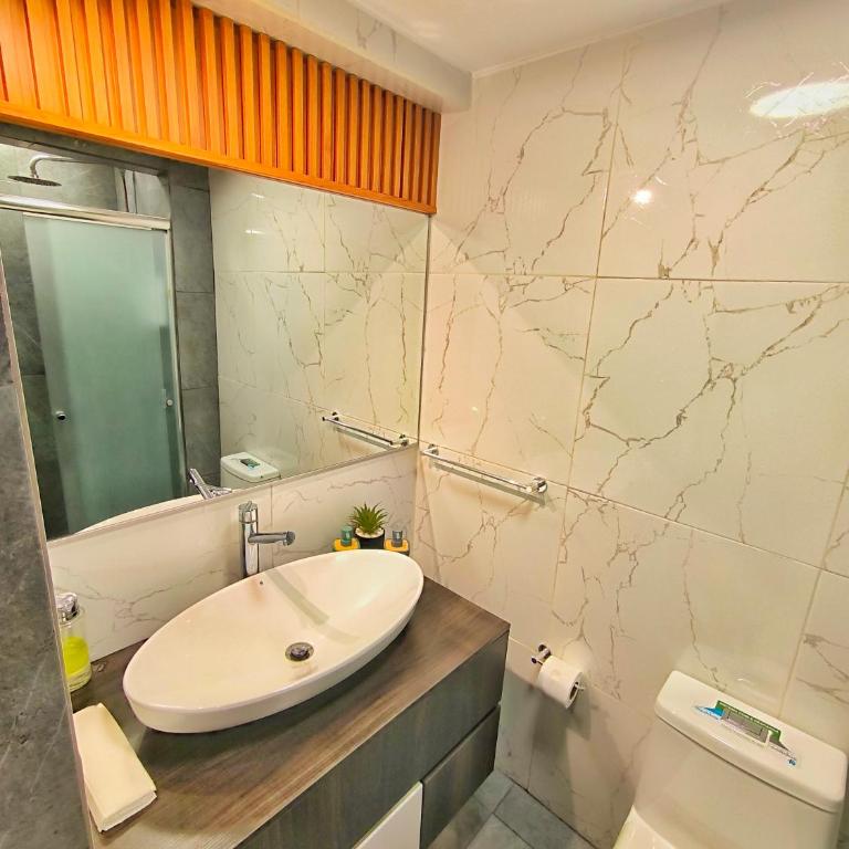 Udla Apartamento para 6 personas frente al Mall Riocentro - Apartamento de 2 dormitorios - 8