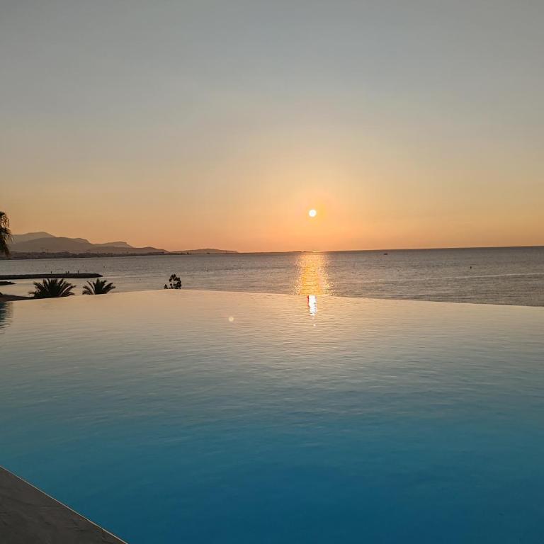 Pearl Beach - Rooftop Pool Seaside - Apartamento con vistas a las montañas - 38