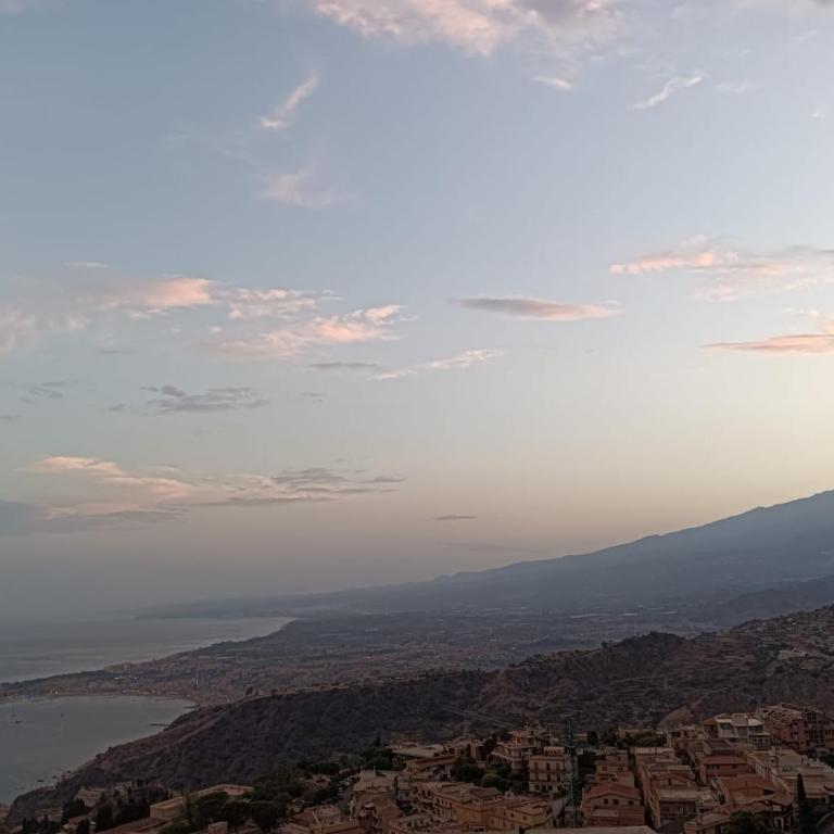 Holiday Room "Pomelia 2" Taormina - Camera Matrimoniale con Balcone e Vista Mare - 6