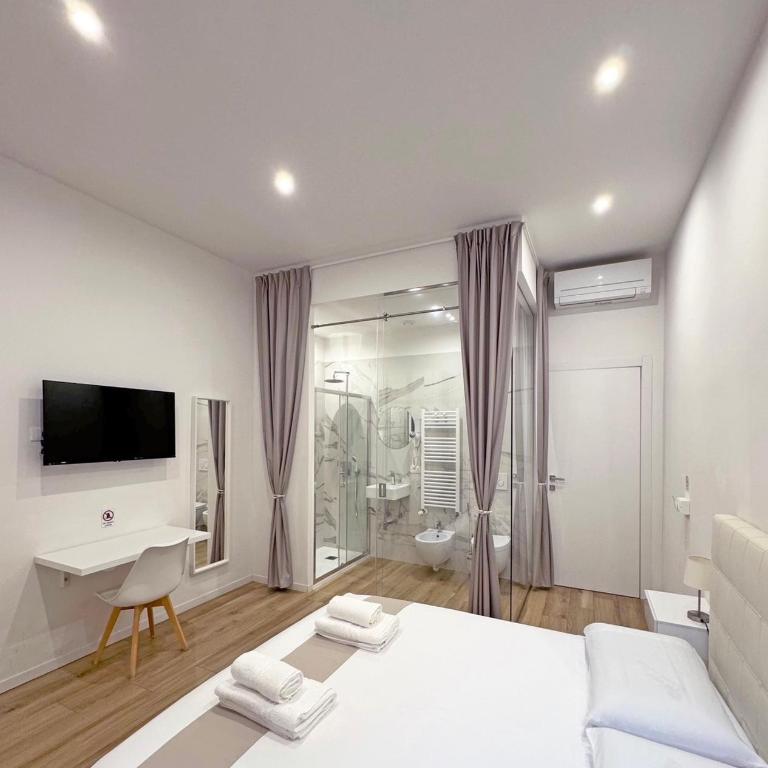 Sweet Florence - Double Room with En-suite Bathroom - 4