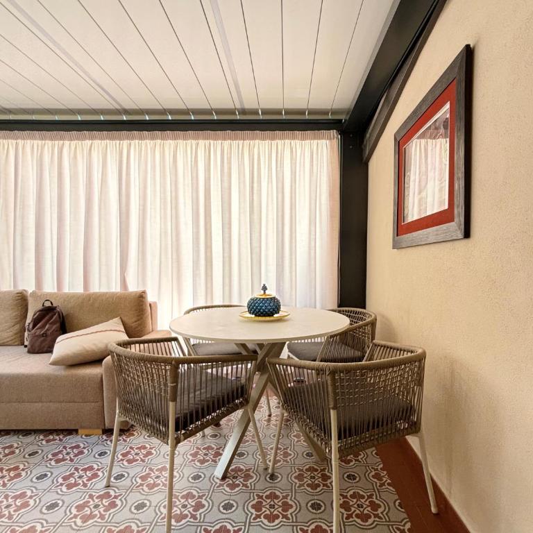 Le Pigne House with terrace in Taormina centre - Two-Bedroom House - 16