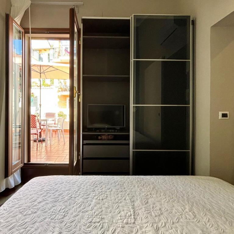 Le Pigne House with terrace in Taormina centre - Two-Bedroom House - 23