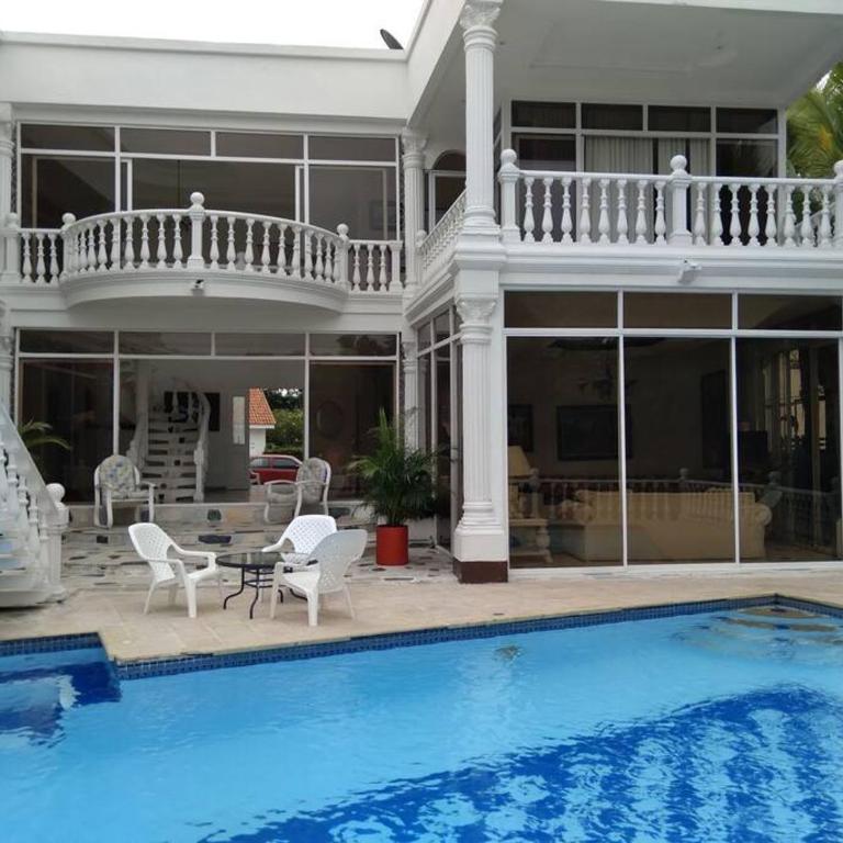 Casa quinta - Condominio hacienda la Estancia - Casa de 4 dormitorios - 14