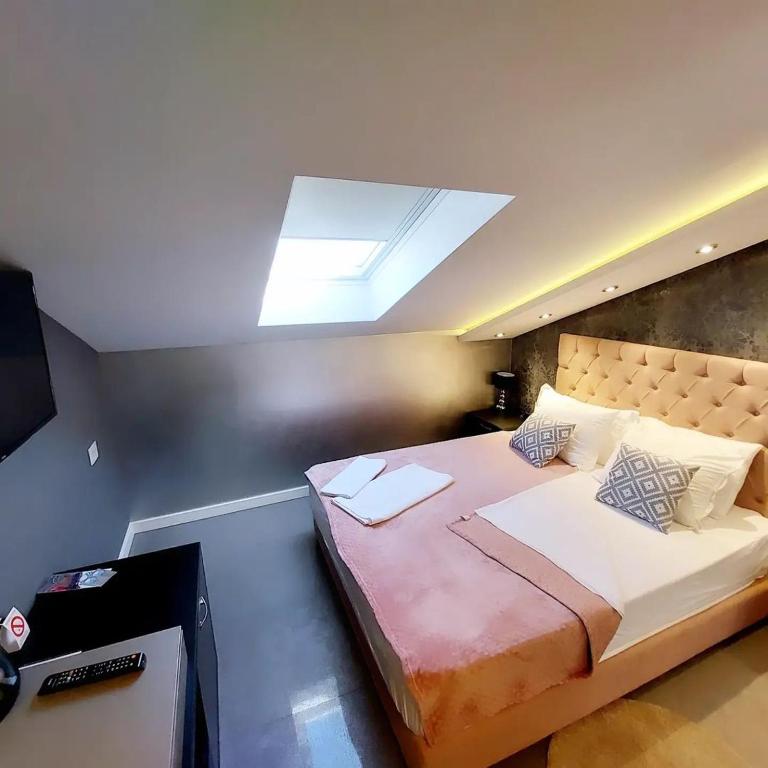 Vazdušna Banja - Deluks Dvokrevetna Soba sa Bračnim Krevetom/Zasebnim Krevetima - 35