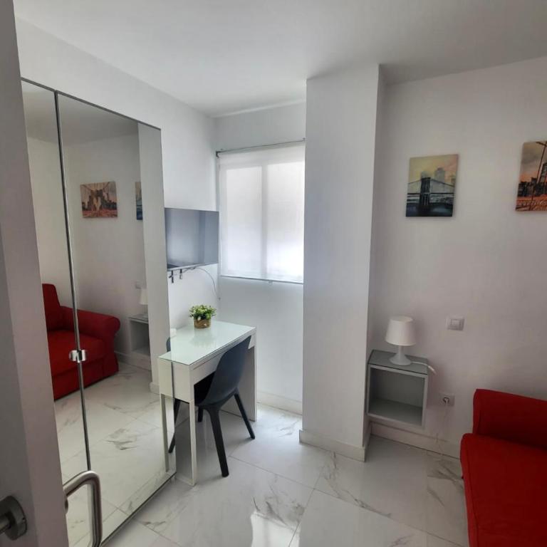 New 2 Bedrooms Gold flat at Las Canteras beach with balcony and Free Parking - Apartamento de 2 dormitorios - 22