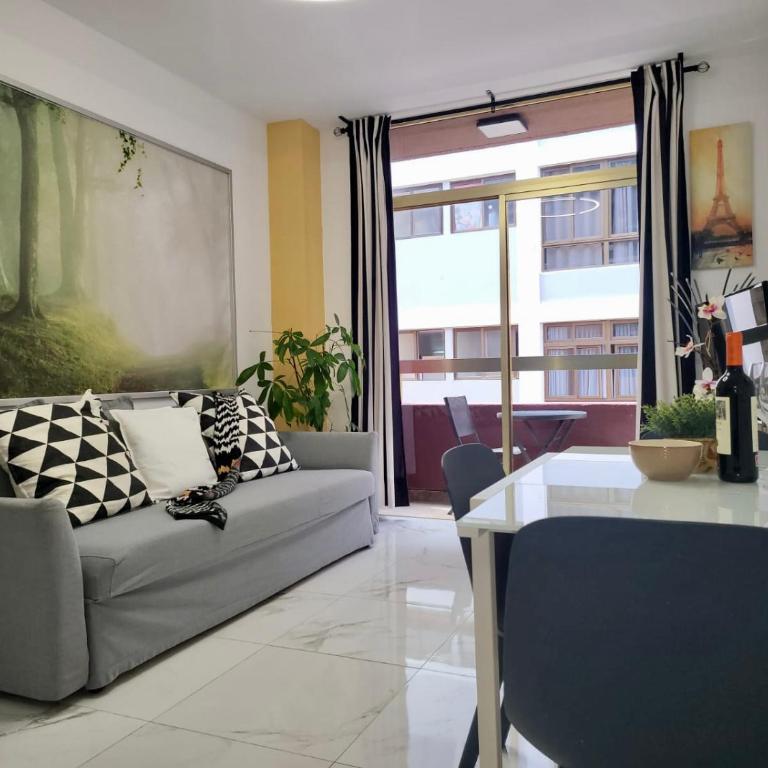 New 2 Bedrooms Gold flat at Las Canteras beach with balcony and Free Parking - Apartamento de 2 dormitorios - 5