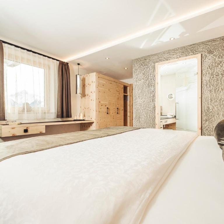Hotel Bergkristall Zillertal - Adults Only - Doppelzimmer Zirbe - 3