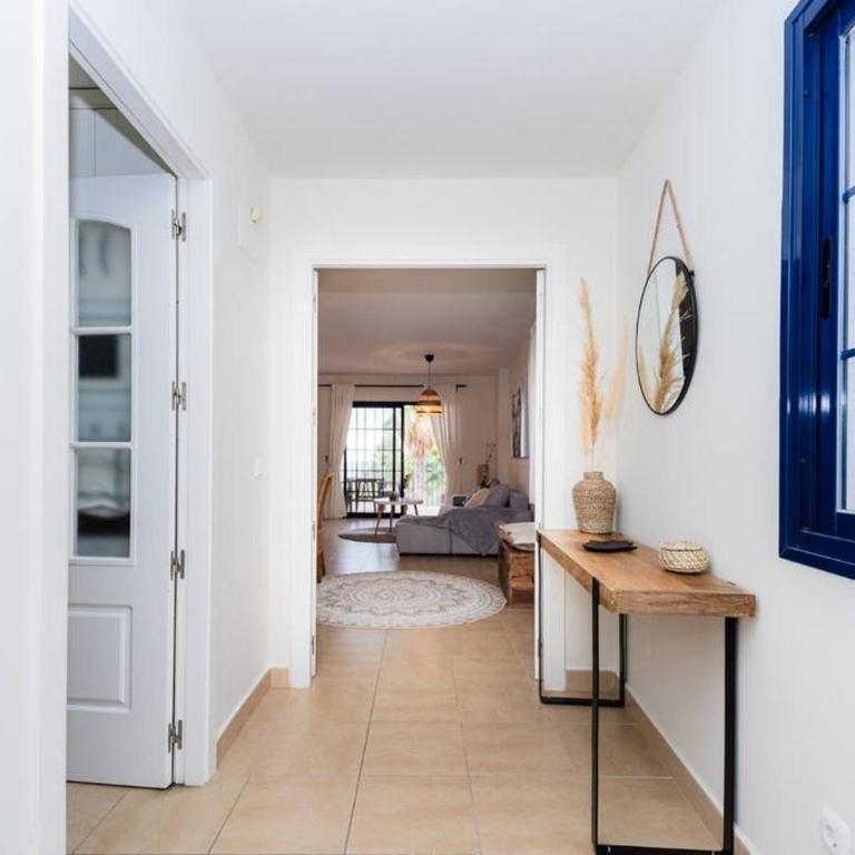 Seaview 2-Bedroom Apartment Pool, Terrace & Cerro Gordo Nature Park - Two-Bedroom Apartment - 13