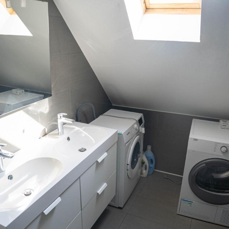 Appartement spacieux Neudorf, Strasbourg - Three-Bedroom Apartment - 8
