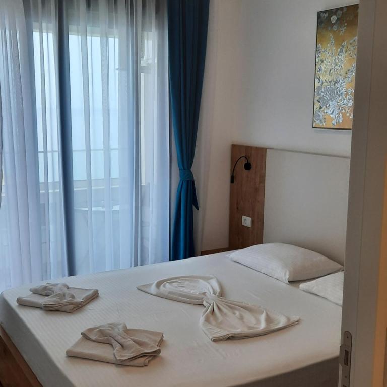 Eagles Locus Apartments - Two-Bedroom Apartment - 3