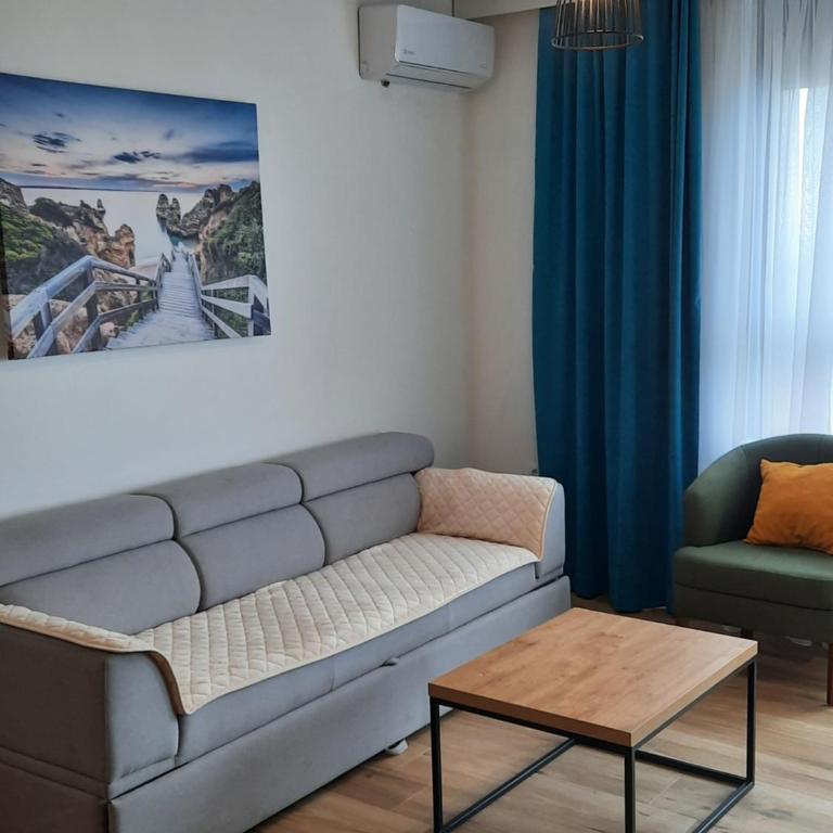 Eagles Locus Apartments - Two-Bedroom Apartment - 5