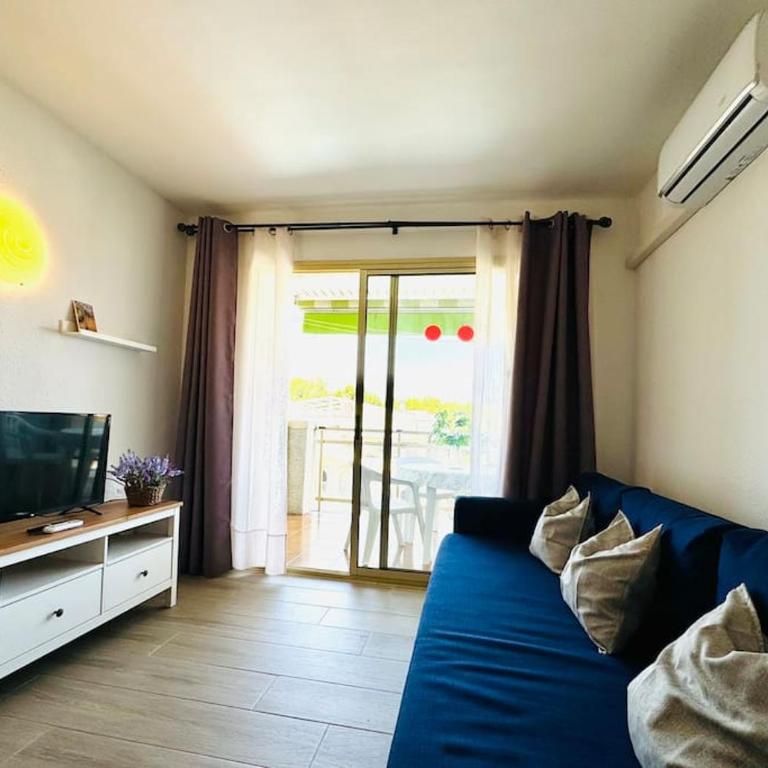 Renovado y moderno espacio con piscina y vistas - Apartamento de 1 dormitorio - 12