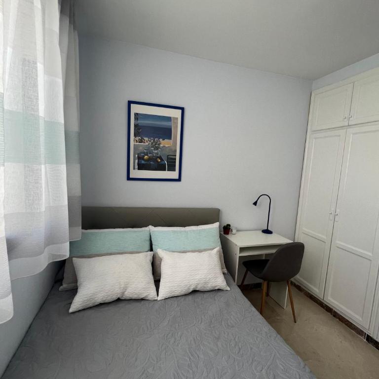 Compact room in beautiful 4bedroom penthouse - Double Room with Shared Bathroom - 2