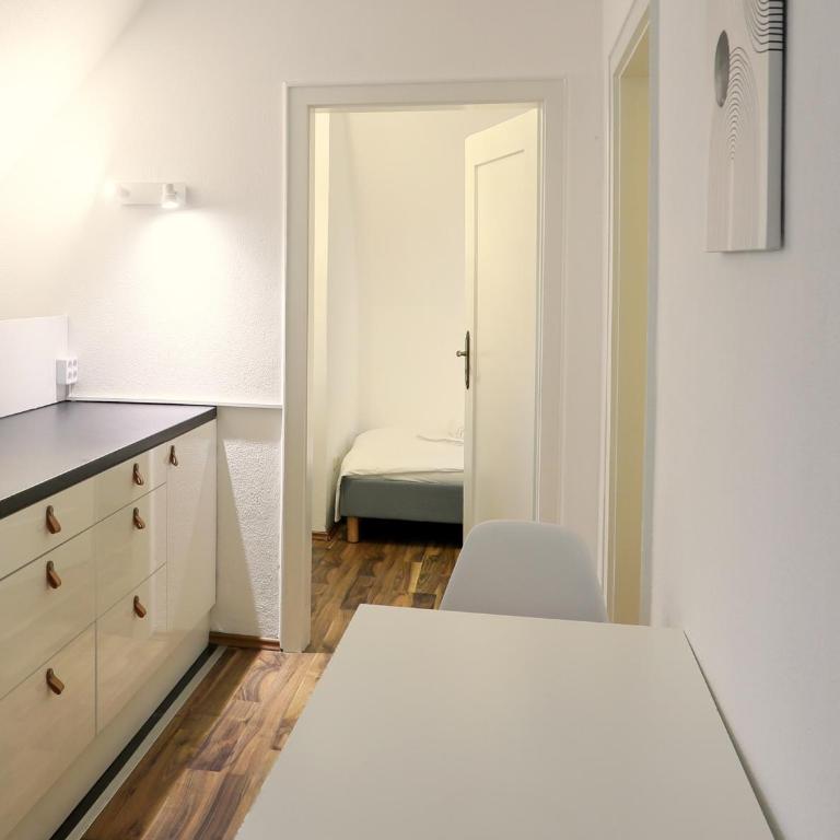 10 min subway U-Bahn to Marienplatz 130 m2 - 4BR - 2Bath - Apartment - 33