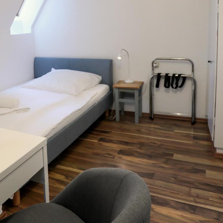 10 min subway U-Bahn to Marienplatz 130 m2 - 4BR - 2Bath - Apartment - 47