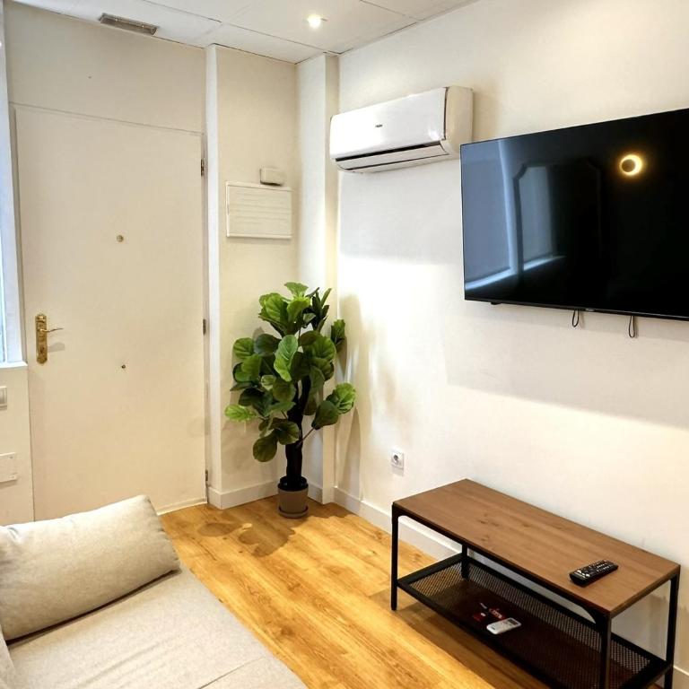 Apartamentos Noviembre - Deluxe One-Bedroom Apartment with City View - 3