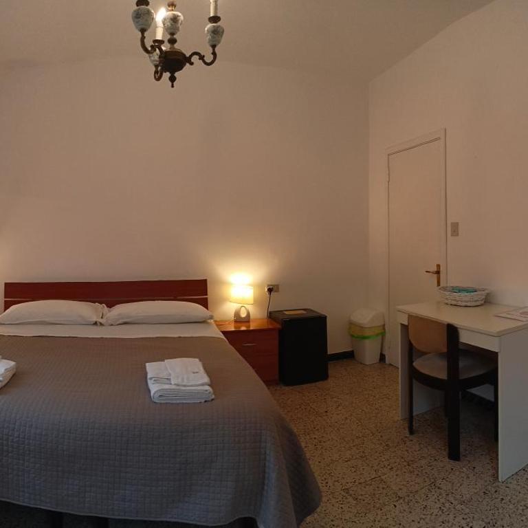 BeeLiving Room&Breakfast - Camera Familiare con Bagno Privato - 7