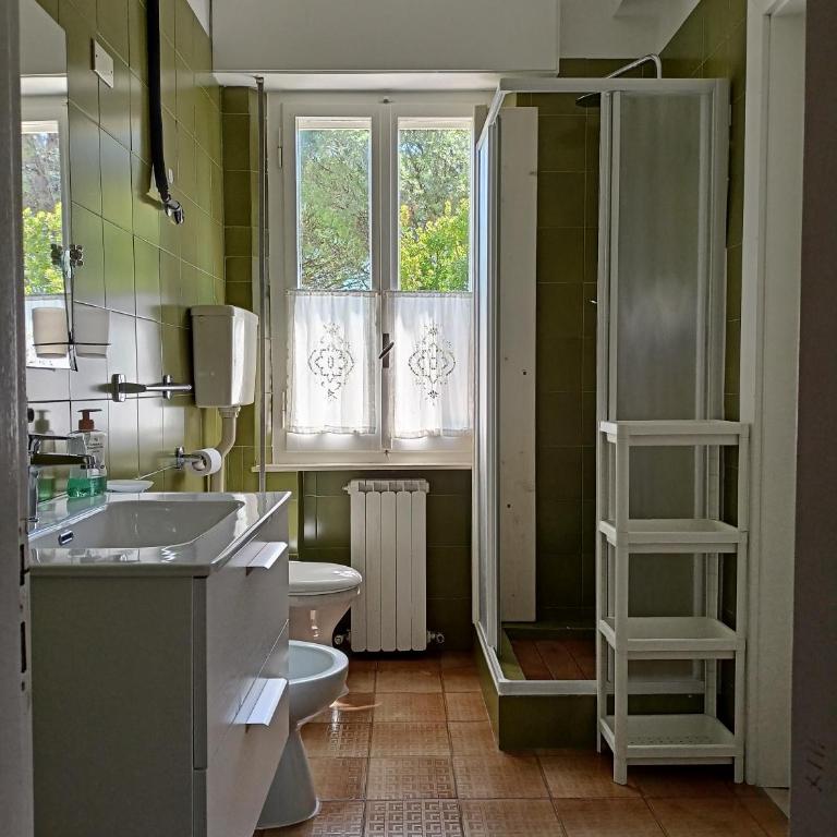 BeeLiving Room&Breakfast - Camera Familiare con Bagno Privato - 8