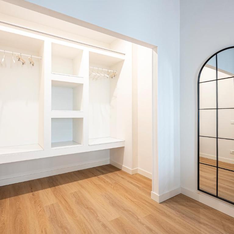 Fortezza da Basso - Center 5 Min & Patio - Appartamento Deluxe con 2 Camere da Letto e Balcone - 11