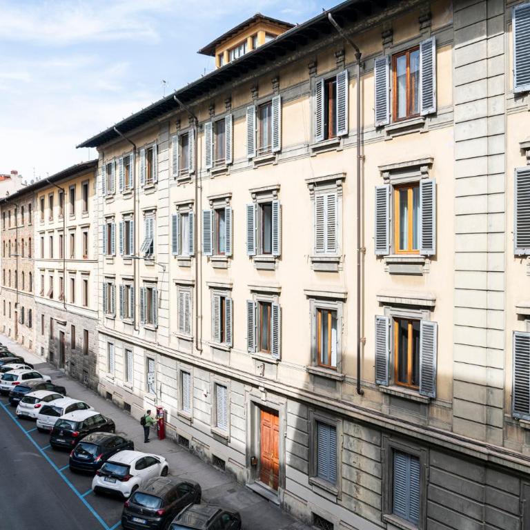 Fortezza da Basso - Center 5 Min & Patio - Appartamento Deluxe con 2 Camere da Letto e Balcone - 26