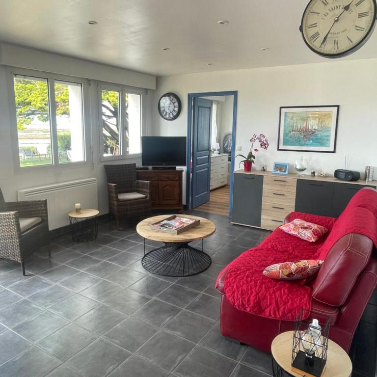 villa les pieds dans l eau - Three-Bedroom House - 13