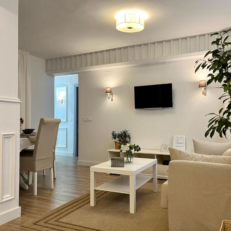 Piso Turístico Moral de la Magdalena - Three-Bedroom Apartment - 6