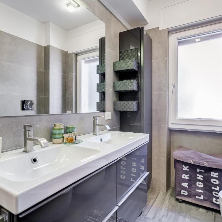 Valle Aurelia Vatican apartment - Beutiful View & Wi-Fi - Three-Bedroom Apartment - 44