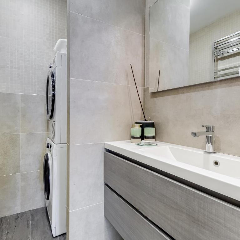 Valle Aurelia Vatican apartment - Beutiful View & Wi-Fi - Three-Bedroom Apartment - 18