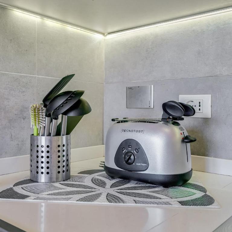 Valle Aurelia Vatican apartment - Beutiful View & Wi-Fi - Three-Bedroom Apartment - 32