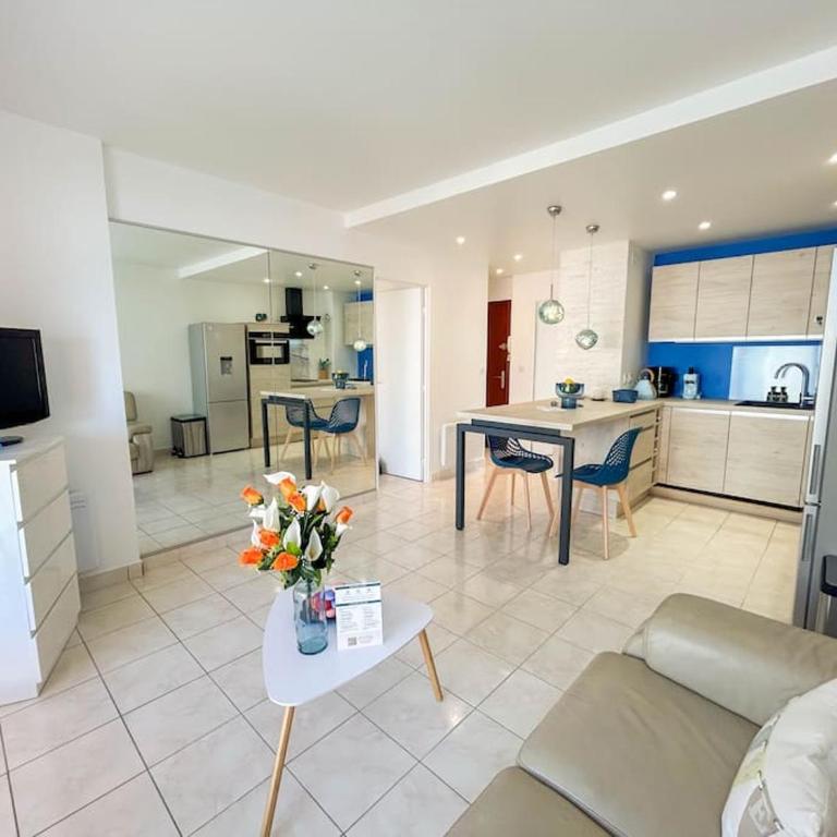 T3 avec garage proche de la mer - Two-Bedroom Apartment - 18
