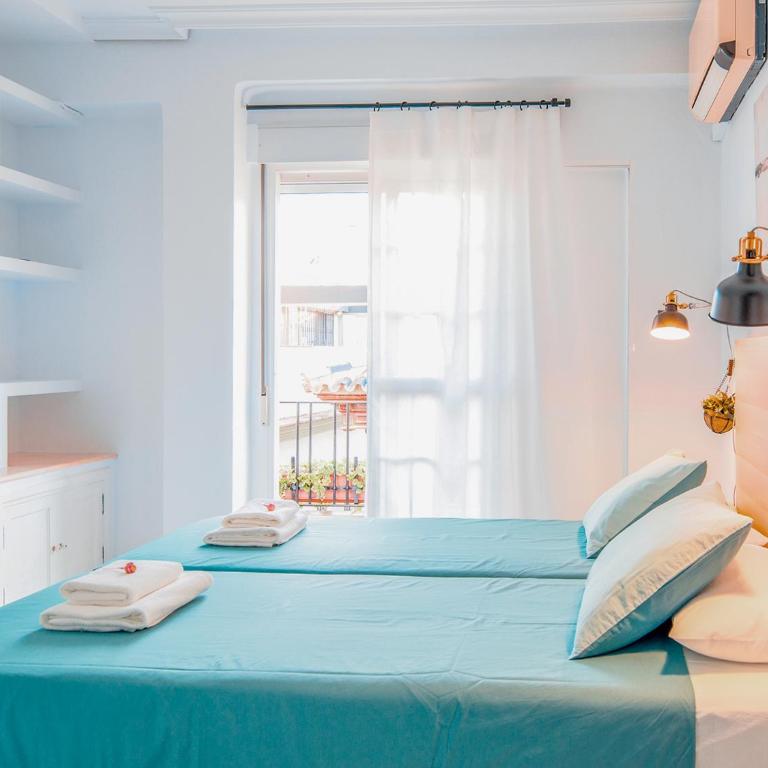 Triana Riverside & Home Cinema - Apartment - 3
