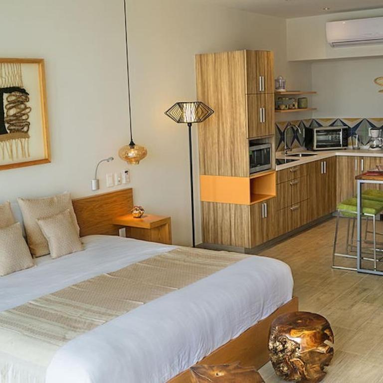 Opal Suites Apartments - Deluxe King Studio - 1