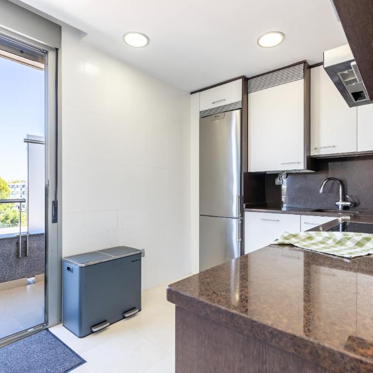 UHC Salou Villa Family Complex - Apartamento Ático de 3 dormitorios con vistas a la piscina - 17