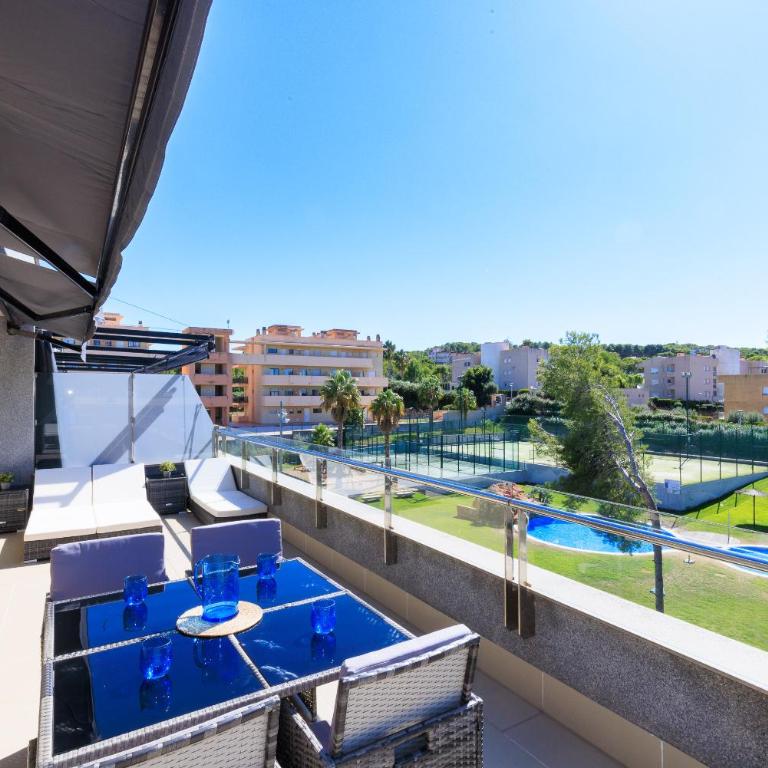 UHC Salou Villa Family Complex - Apartamento Ático de 3 dormitorios con vistas a la piscina - 1