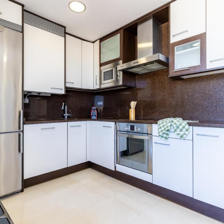 UHC Salou Villa Family Complex - Apartamento Ático de 3 dormitorios con vistas a la piscina - 3