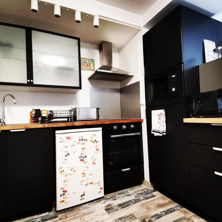 Proche de Nancy centre, appart cinéma rénové avec parking gratuit - Apartment mit 1 Schlafzimmer - 5
