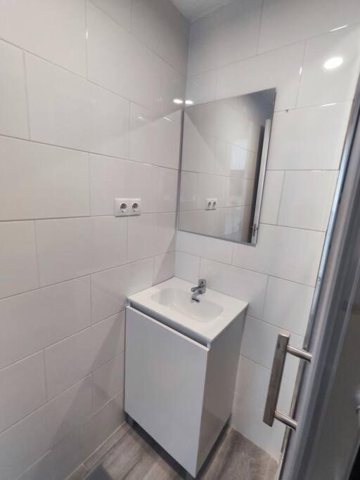 Santurce A1 Centro Wizink Feria Bernabeu Aeropuerto - One-Bedroom Apartment - 24