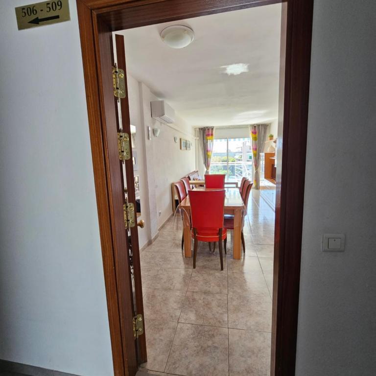 Appartement tout confort terrasse 21 m2 pleins sud wifi proche port aventura centre et plage 2 chambres 2 SDB piscine - Apartamento de 2 dormitorios - 18