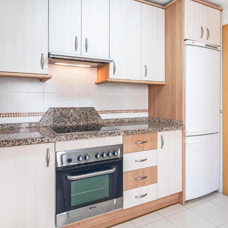 Lovely Apartment In Torre Del Mar - Apartamento de 3 dormitorios - 6